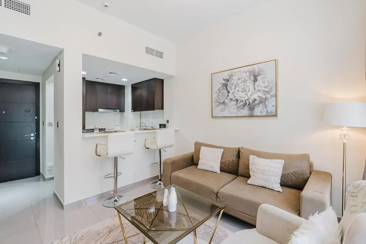 Rh- Elegant & Cozy 1Br , Prime Location , Walk To Metro Station Apartment Dubai United Arab Emirates