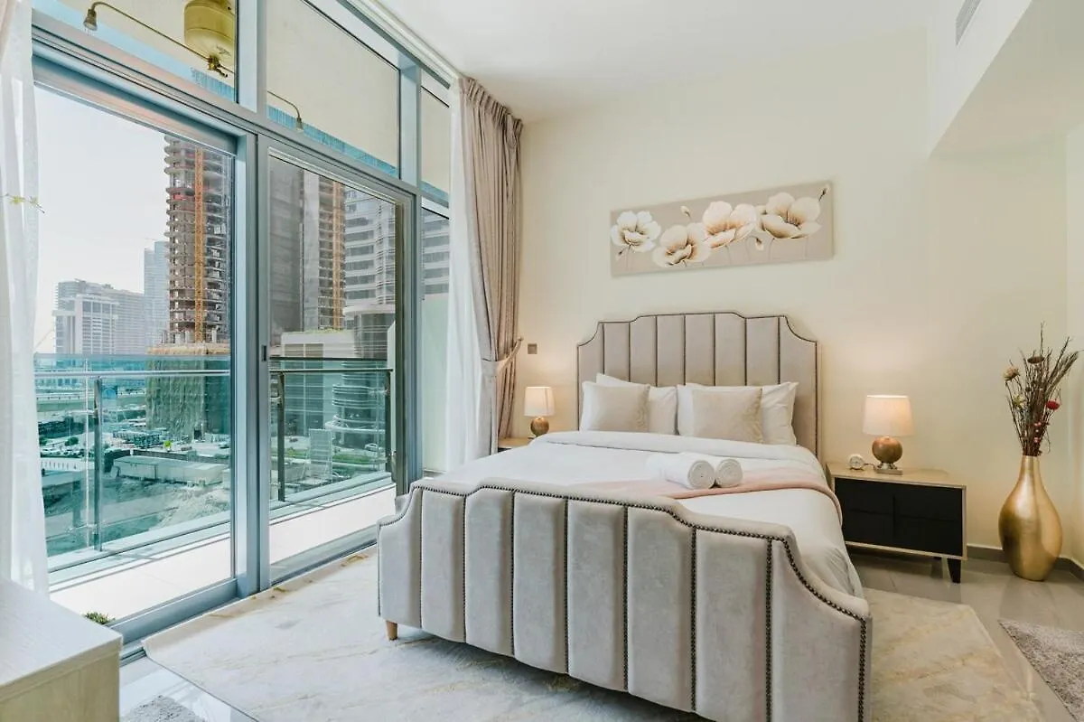 Rh- Elegant & Cozy 1Br , Prime Location , Walk To Metro Station Apartment Dubai 0*,