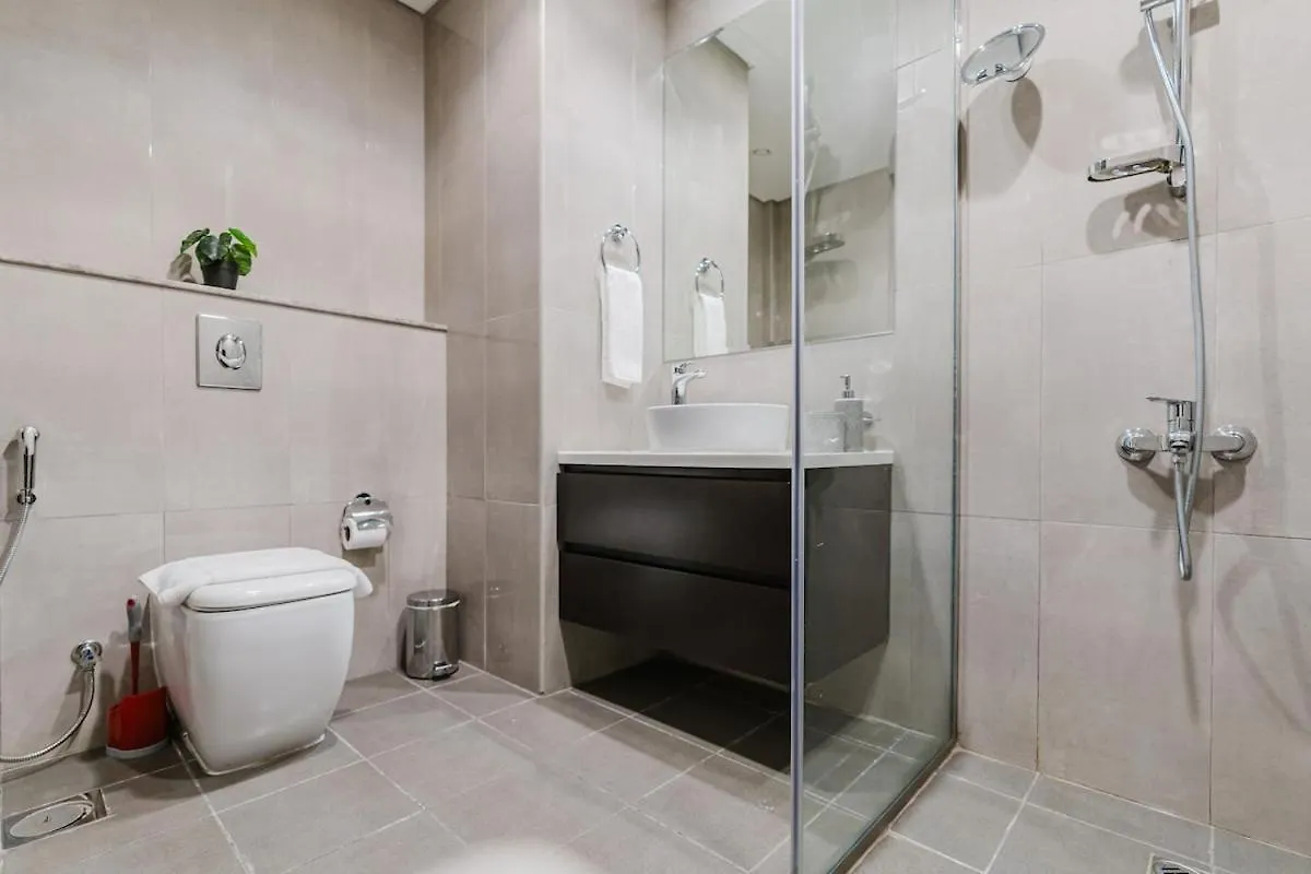 Rh- Elegant & Cozy 1Br , Prime Location , Walk To Metro Station Apartment Dubai