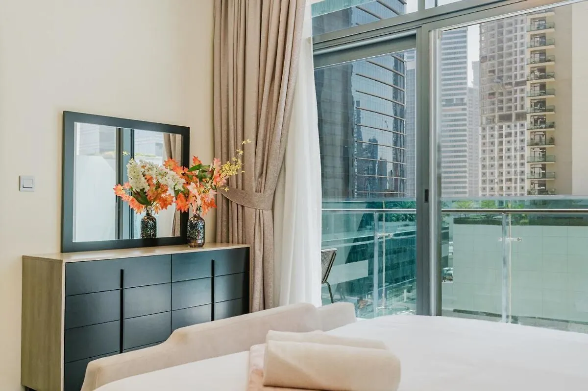 Rh- Elegant & Cozy 1Br , Prime Location , Walk To Metro Station Apartment Dubai