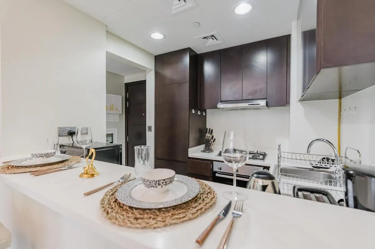 Rh- Elegant & Cozy 1Br , Prime Location , Walk To Metro Station Apartment Dubai 0*,