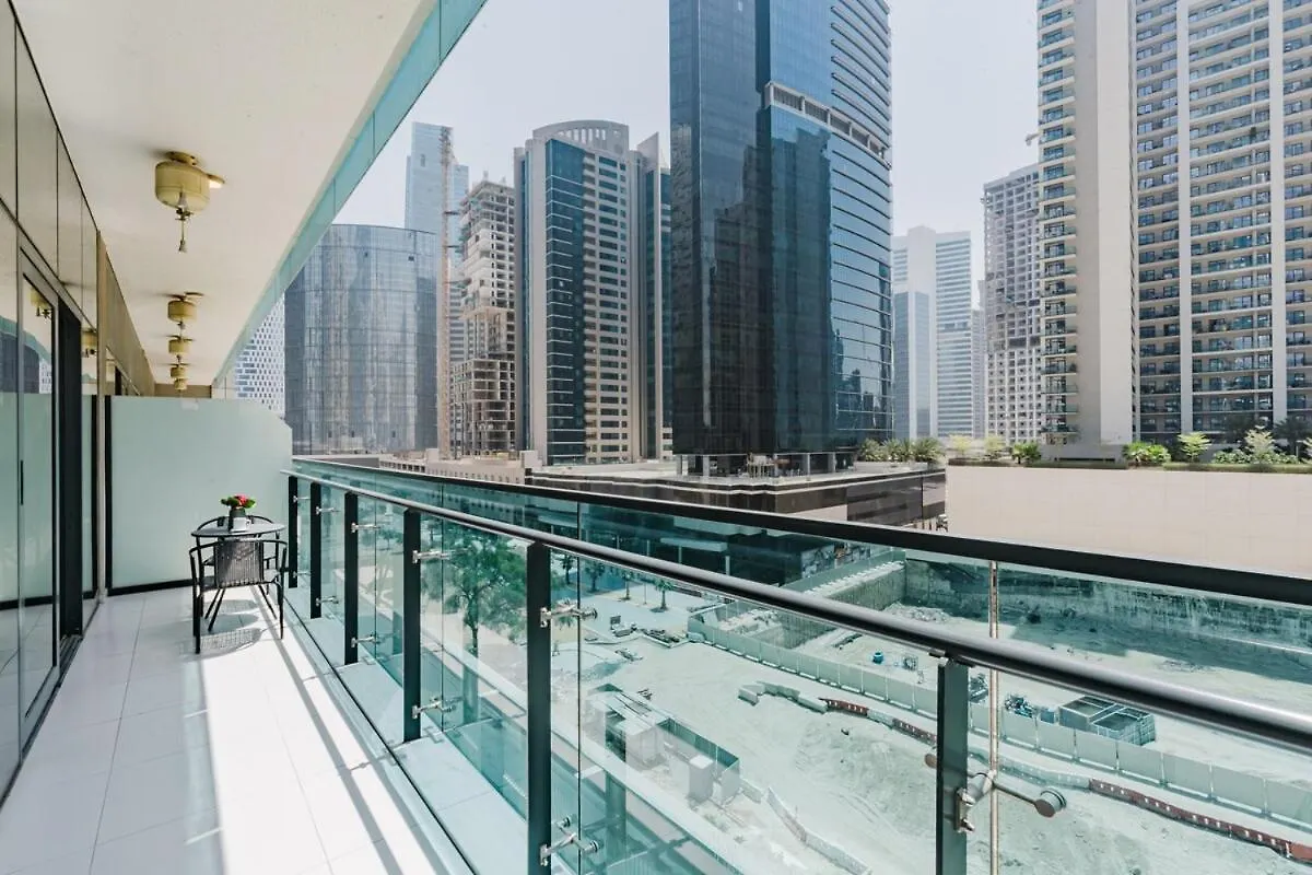 Rh- Elegant & Cozy 1Br , Prime Location , Walk To Metro Station Apartment Dubai